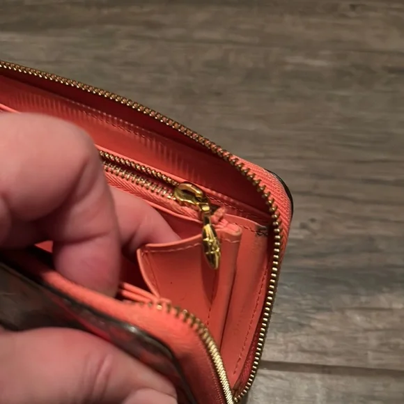 Louis Vuitton Peach and Gray Wallet - Picture 10 of 15